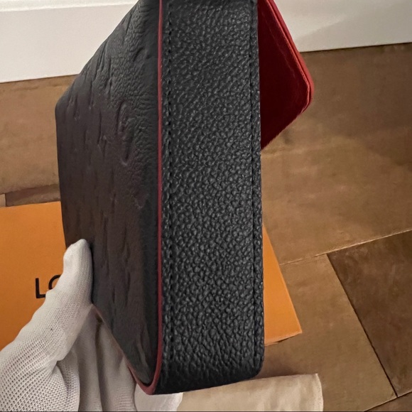 Brand New w/ tags Louis Vuitton Felicia Pochette monogram empreinte Marine Rouge - Picture 5 of 10